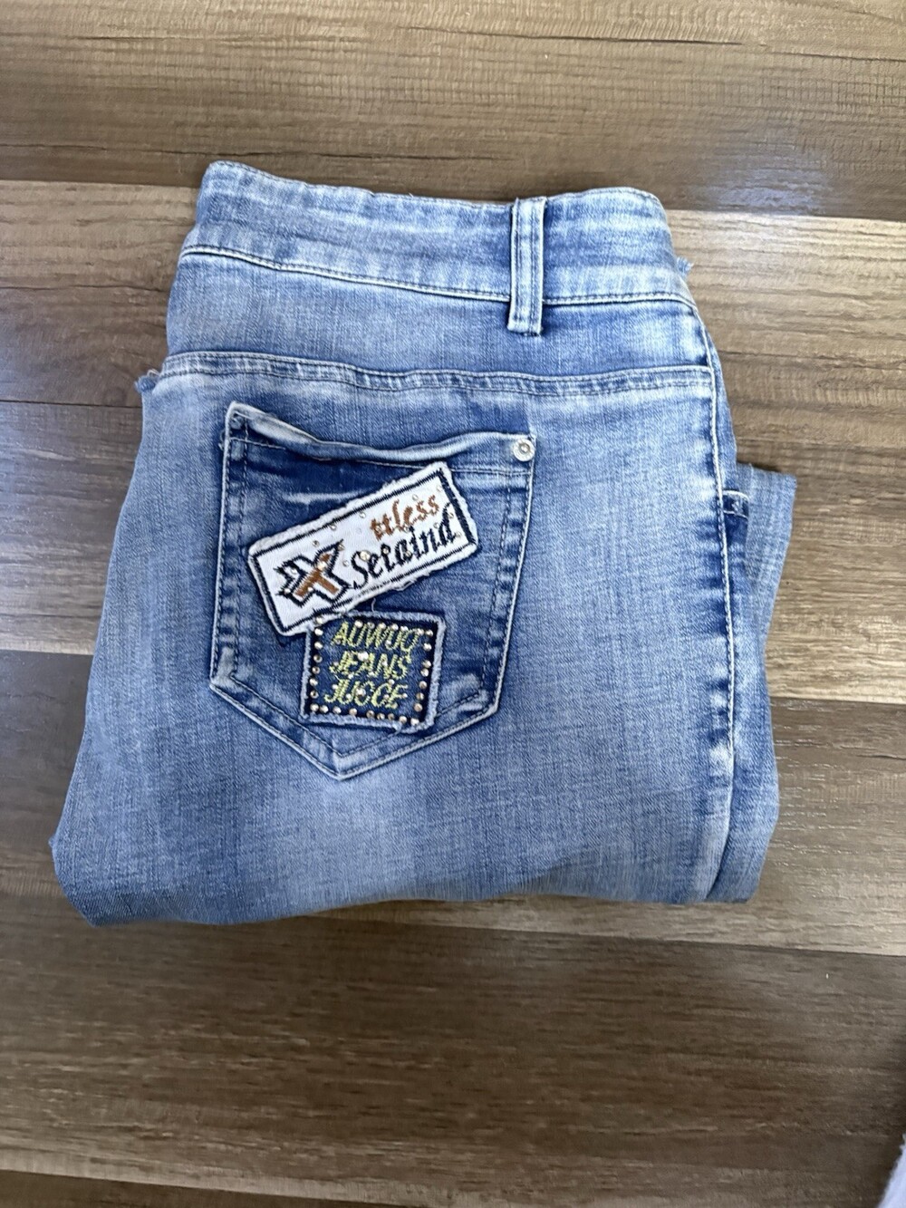Vintage Auwuo Jeans Women’s Size L Blue Patchwork Distressed Denim